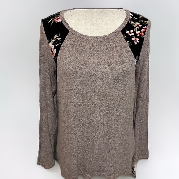 Moa Moa long sleeve tee. Solid front/ print back, sz M - Picture 1 of 6